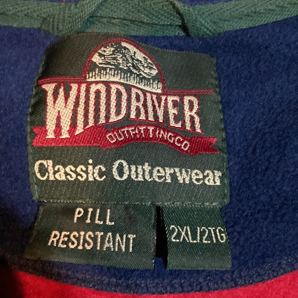 Wind River Red Fleece - Picture 3 of 8